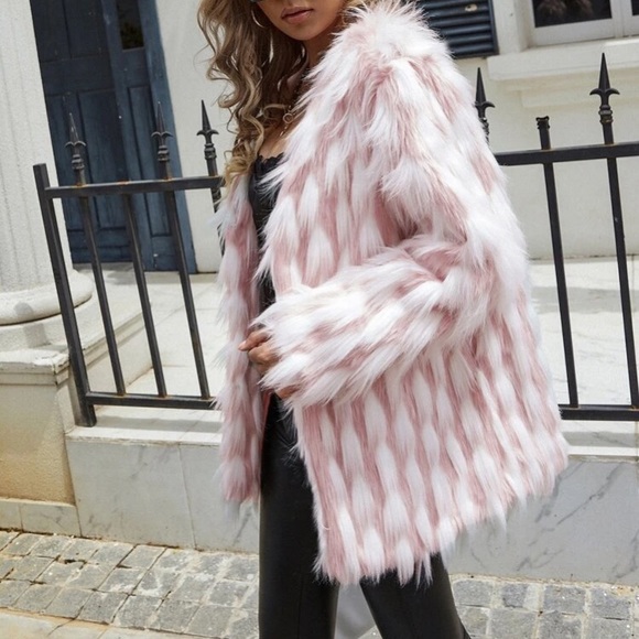 Luxurious cozy comfy vegan fur pink coat - Picture 3 of 7